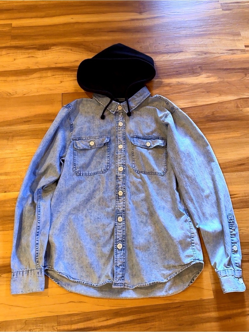 Hollister Men’s Large Acid Wash Denim Hooded Button-Up Shirt Y2K